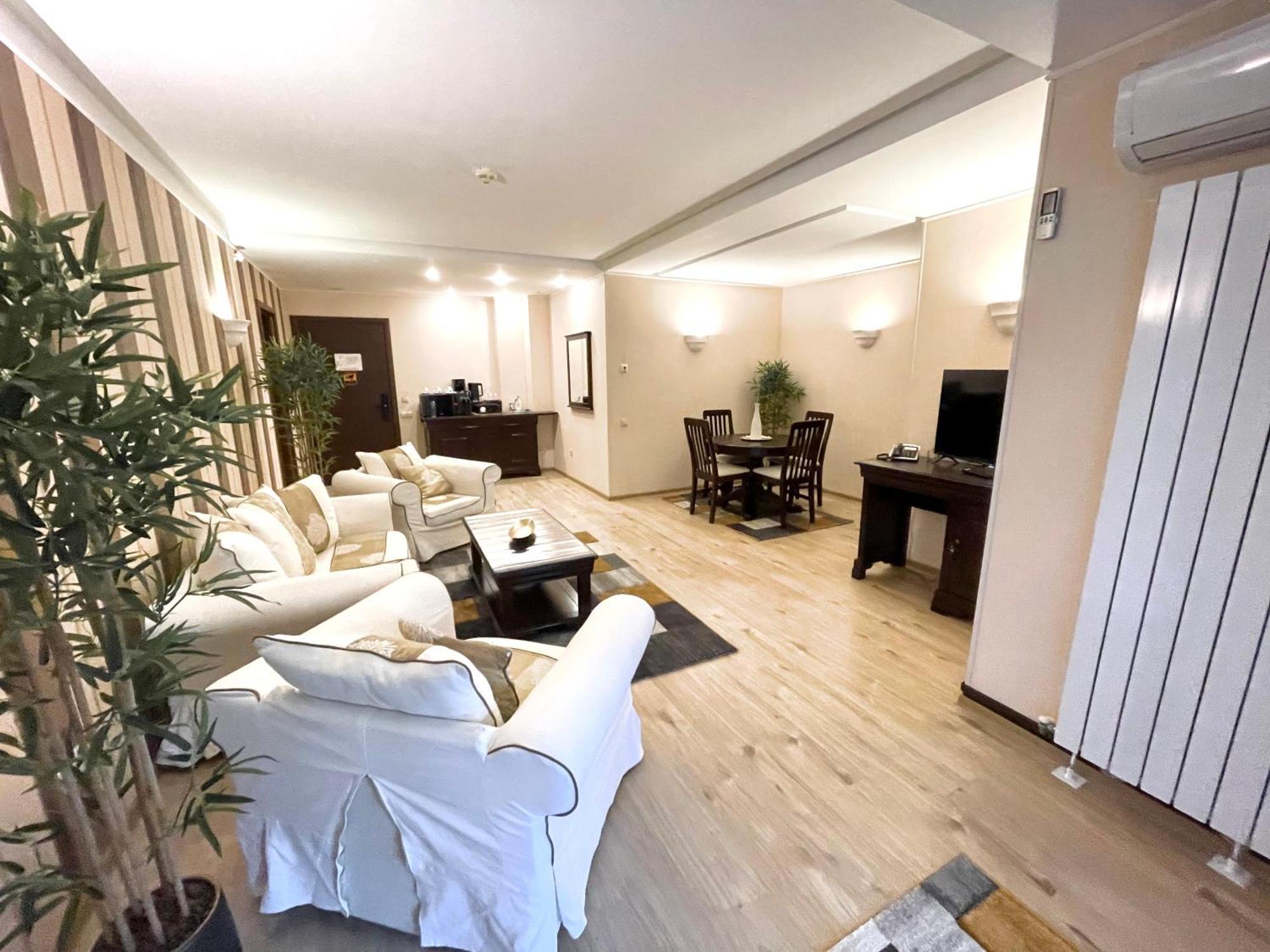 Alpin Aparthotel 2302 Poiana Brasov Eksteriør billede